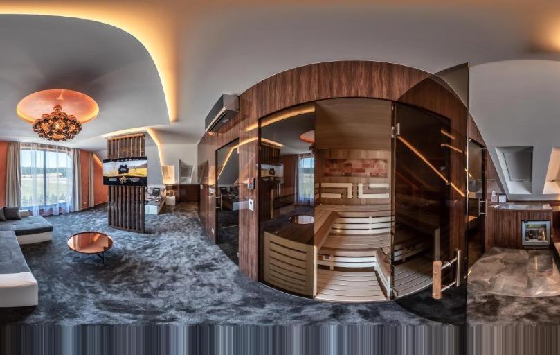 Aroma Gold Hotel Dolní Bousov Buitenkant foto