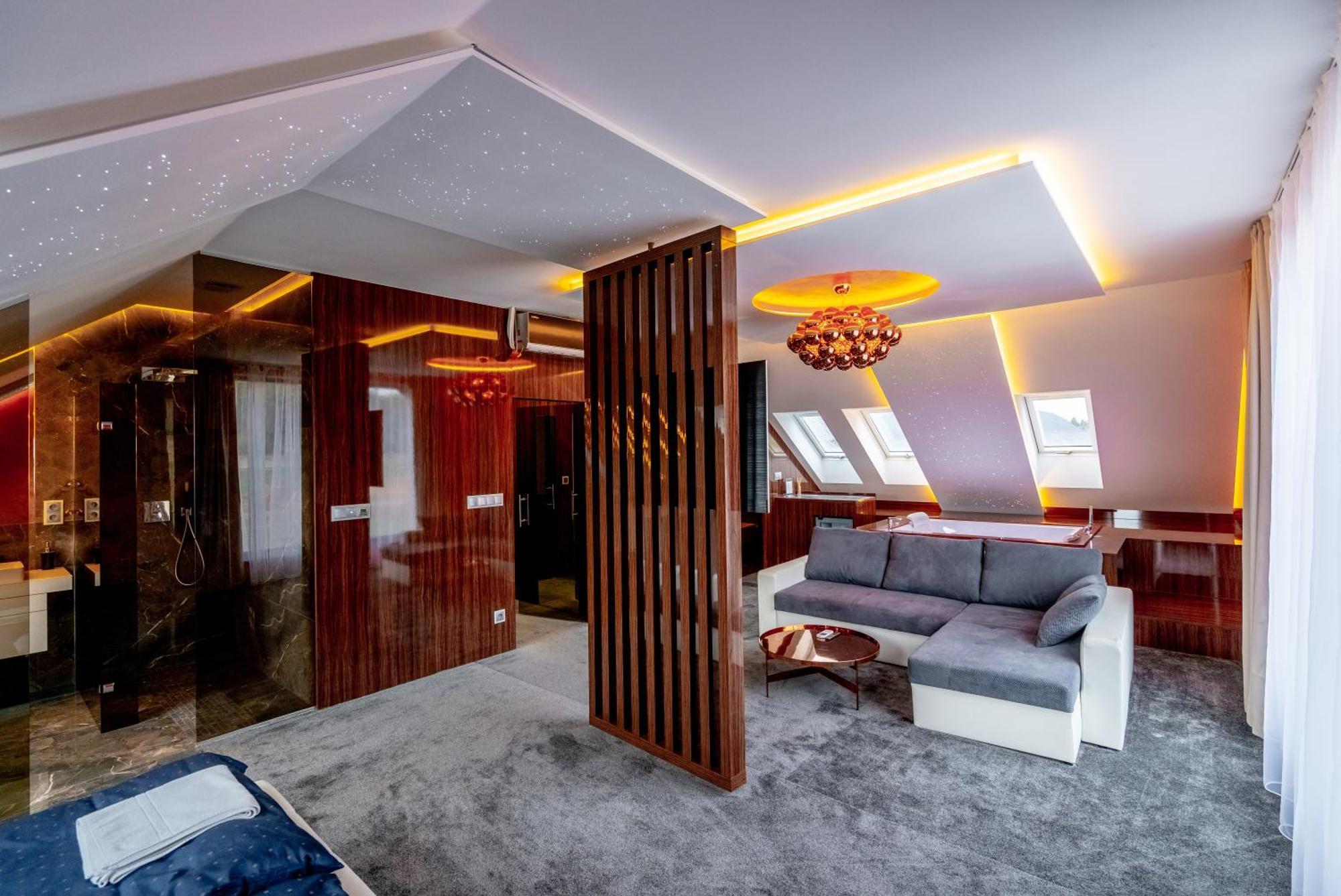 Aroma Gold Hotel Dolní Bousov Buitenkant foto